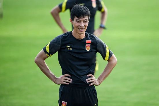 三男一女摸吃奶